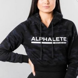 Alphalete crop sweater-camo